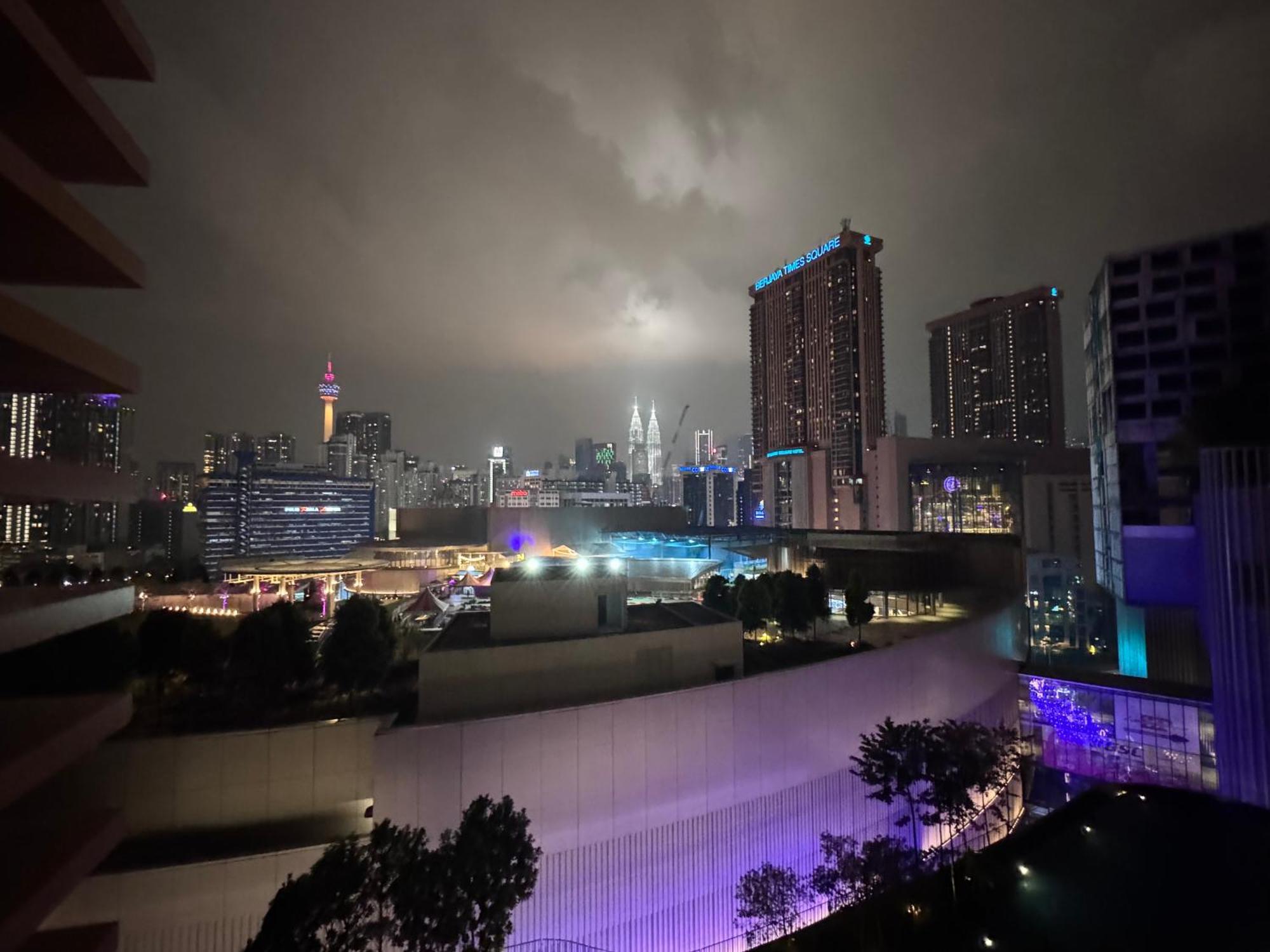 Infinity Pool Suite Bukit Bintang Lalaport Bbcc Kuala Lumpur Dış mekan fotoğraf